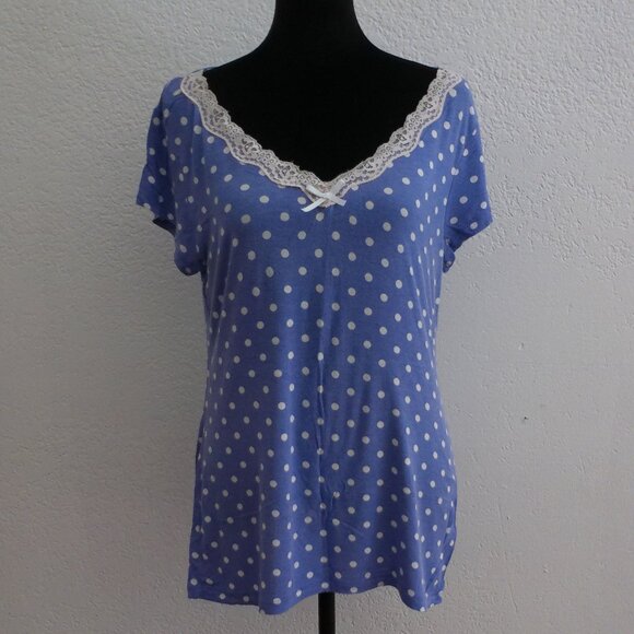 Purple polka dots V-neck T-shirt, with lace details - Picture 1 of 6